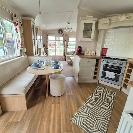 Amazing 2Bedroom Caravan In Lincoln, Tattershall Exterior photo