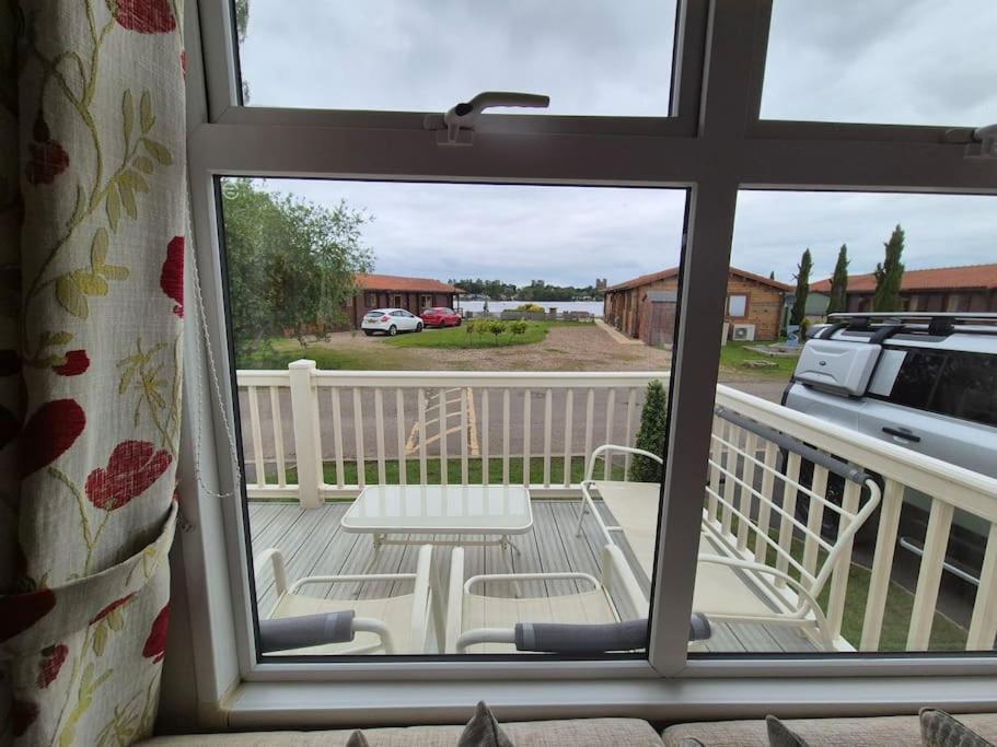 Amazing 2bedroom Caravan In Lincoln, Tattershall
