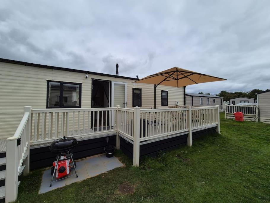 Amazing 2bedroom Caravan In Lincoln, Holiday home *